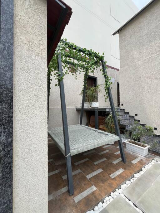 Saiba Outhouse- 4 Bed Room- Pool- Theatre- Partyhall- Garden & Terrace Sitting Area Jaipur Extérieur photo