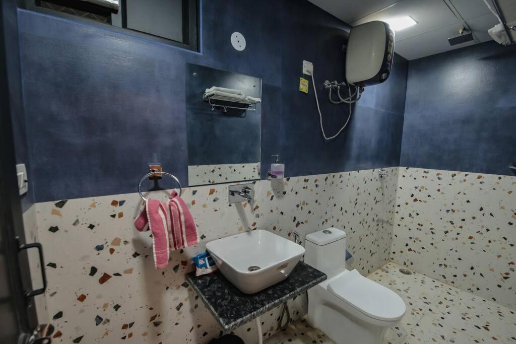 Saiba Outhouse- 4 Bed Room- Pool- Theatre- Partyhall- Garden & Terrace Sitting Area Jaipur Extérieur photo
