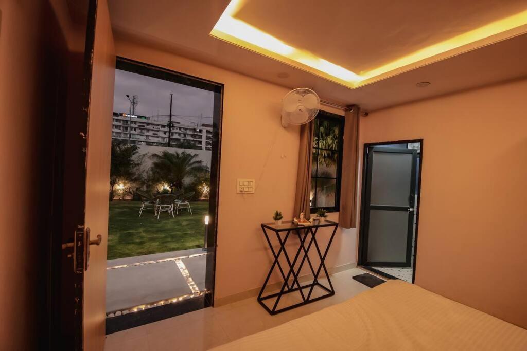 Saiba Outhouse- 4 Bed Room- Pool- Theatre- Partyhall- Garden & Terrace Sitting Area Jaipur Extérieur photo