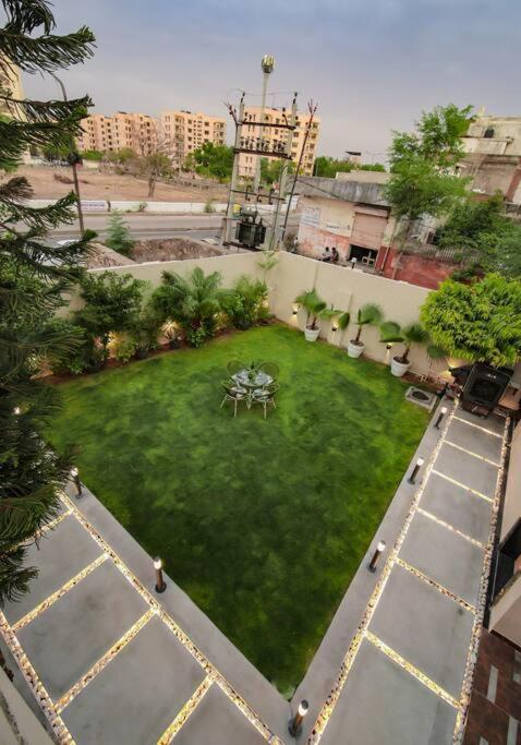 Saiba Outhouse- 4 Bed Room- Pool- Theatre- Partyhall- Garden & Terrace Sitting Area Jaipur Extérieur photo