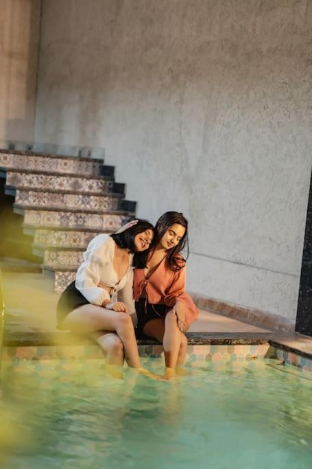 Saiba Outhouse- 4 Bed Room- Pool- Theatre- Partyhall- Garden & Terrace Sitting Area Jaipur Extérieur photo