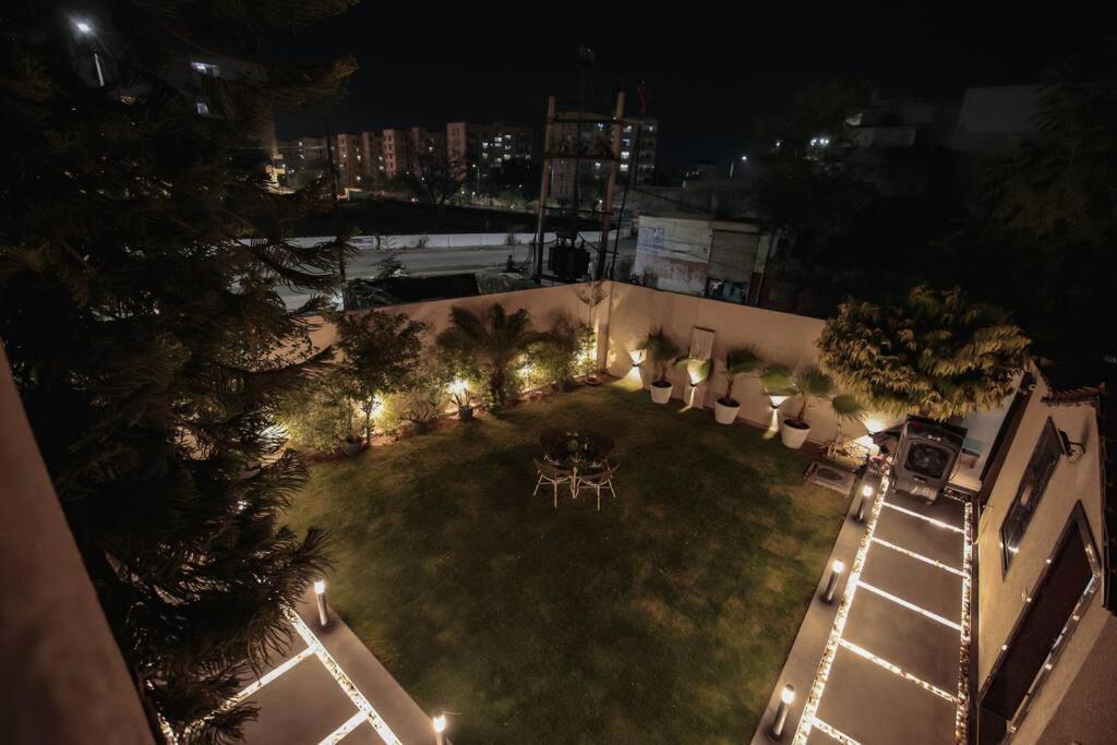 Saiba Outhouse- 4 Bed Room- Pool- Theatre- Partyhall- Garden & Terrace Sitting Area Jaipur Extérieur photo