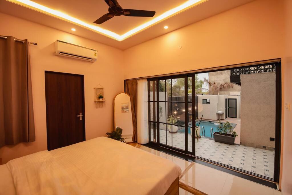 Saiba Outhouse- 4 Bed Room- Pool- Theatre- Partyhall- Garden & Terrace Sitting Area Jaipur Extérieur photo