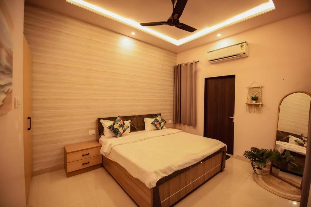 Saiba Outhouse- 4 Bed Room- Pool- Theatre- Partyhall- Garden & Terrace Sitting Area Jaipur Extérieur photo