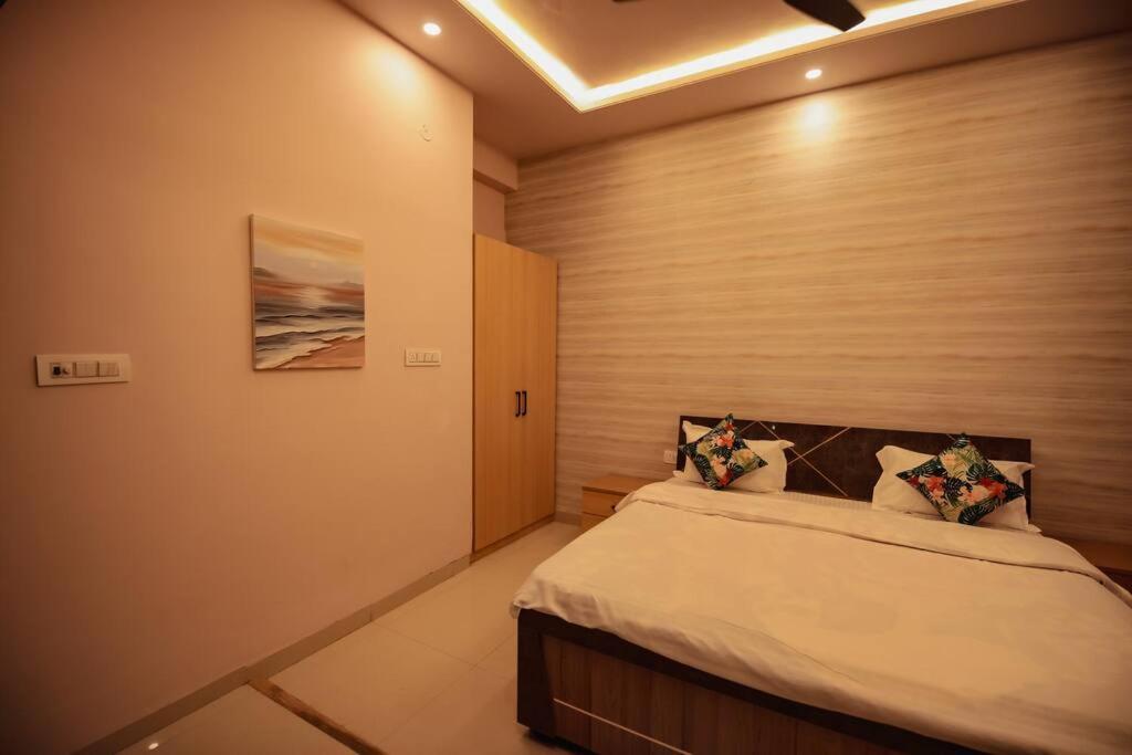 Saiba Outhouse- 4 Bed Room- Pool- Theatre- Partyhall- Garden & Terrace Sitting Area Jaipur Extérieur photo