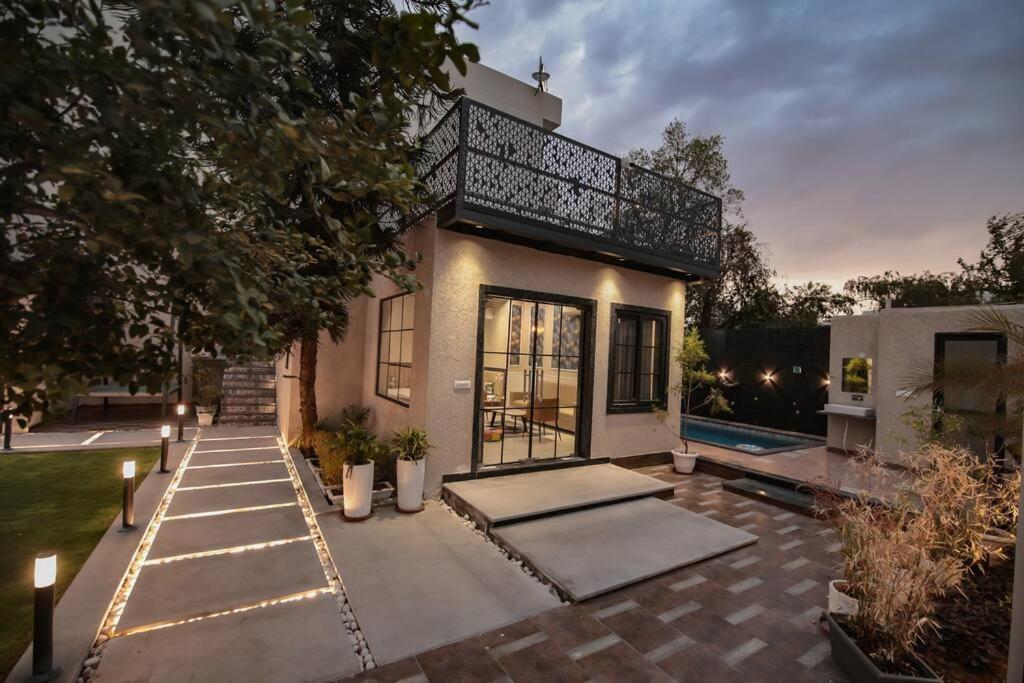 Saiba Outhouse- 4 Bed Room- Pool- Theatre- Partyhall- Garden & Terrace Sitting Area Jaipur Extérieur photo